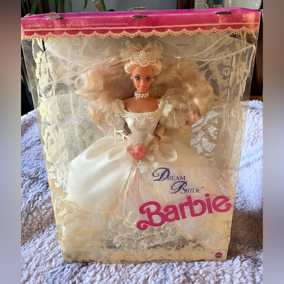 Vintage 1991 Dream Bride Barbie - Picture 4 of 11